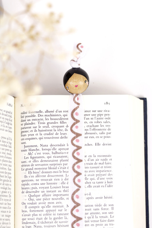 (image pour) Marque Page Octobre Rose BooBs Blanc